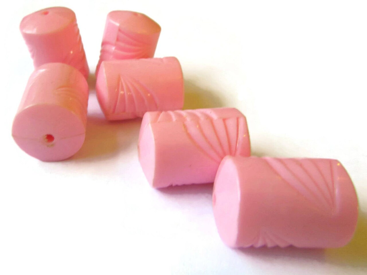 10 22mm Pink Plastic Tube Beads With Wave Design - Vintage Plastic Barbie Pink Beads